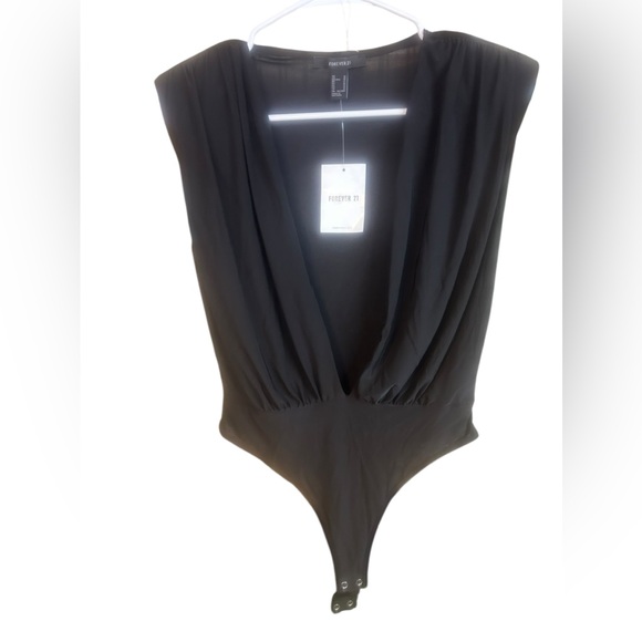 Forever 21 Juniors Black Plunging Neck Sleeveless Thong with snaps Medium - Picture 1 of 3